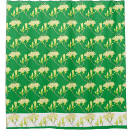 Gele magnolia's op een douchegordijn