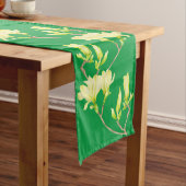 Gele Magnolias op een Table Runner Medium Tafelloper (Voorbeeld)