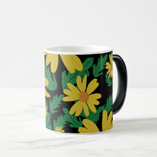 Gele maisachtige bloemen met groene bladeren koffi magische mok (Voorkant rechts)