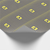 Gele marineblauw Nautical Monogrammen Stripes Cute Cadeaupapier (Hoek)