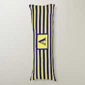 Gele marineblauw Nautical Monogrammen Stripes Cute Lichaamskussen (Voorkant Verticaal)