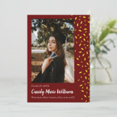 Gele maroon Confetti Afstuderen bekendmaking Kaart (Staand voorkant)