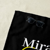 Gele Monogram Zwart Wit Polka Dot Strandlaken (In situ)