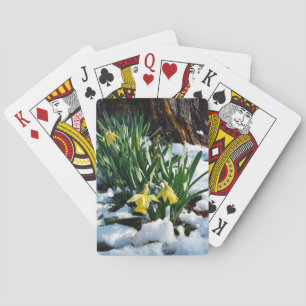 Gele narcissen bloemen in de sneeuw pokerkaarten