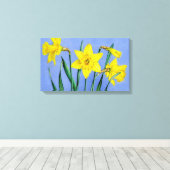 Gele narcissen op blauwe canvas wrap print (Insitu (Houten vloer))