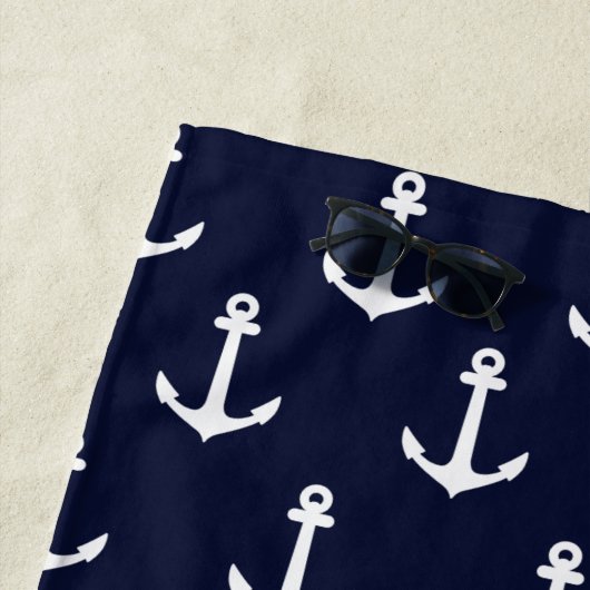 Gele Navy Blue Anchor Pattern Name Nautical Strandlaken (In situ)