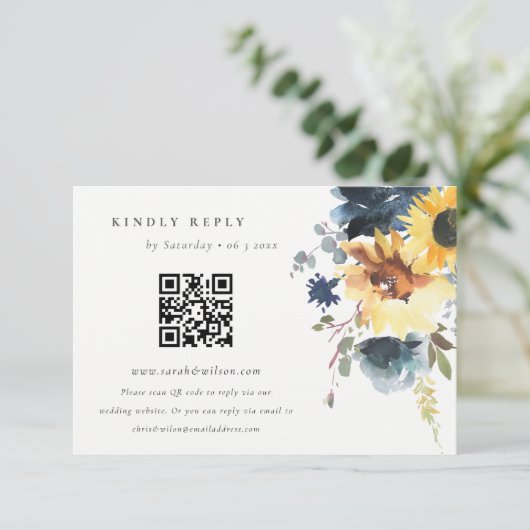 Gele Navy Zonnebloem Bloemen Bruiloft QR Code RSVP Informatiekaartje (Staand voorkant)