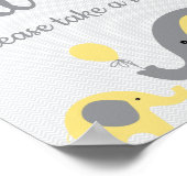 Gele olifant baby's zijn zoet Neem een Treatbord Poster (Hoek)