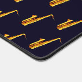 Gele oranje saxofoons en zwarte achtergrond bureaumat (Hoek)