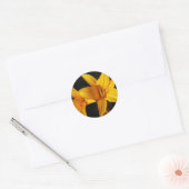 Gele orchidee ronde sticker (Envelop)