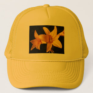 Gele orchidee trucker pet