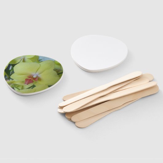 Gele orchideeën op een handventilator handwaaier (Niet-gemonteerd)