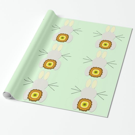 Gele paashaas op groen inpakpapier (Uitgerold)