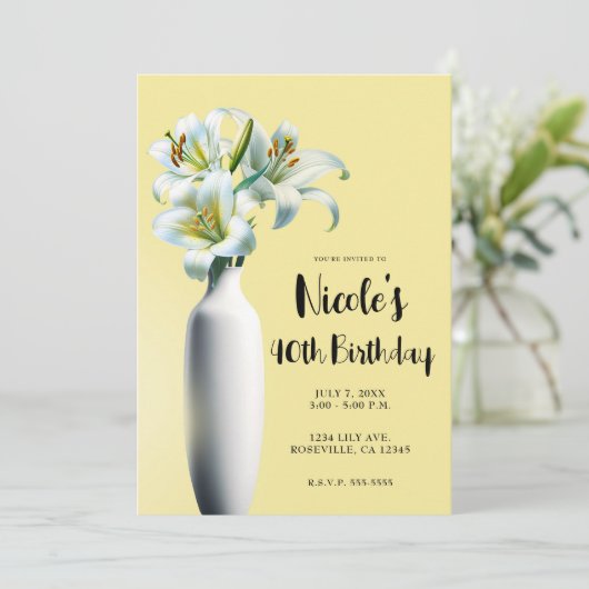 Gele Paaslelies Vaas Bloemrijke Verjaardagsfeest Kaart (Staand voorkant)