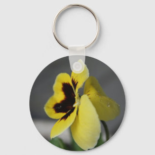 Gele pansie sleutelhanger