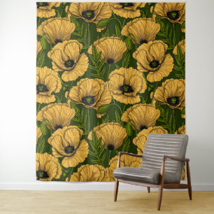 Gele papaver op donkergroen wandkleed