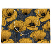 Gele papaver op zee groot cadeauzakje (Voorkant)