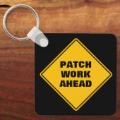 Gele patches werken vooruit op wegbord gepersonali sleutelhanger (Voorkant)