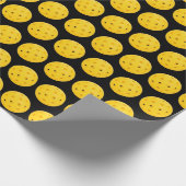 Gele pickleball op zwart cadeaupapier (Hoek)