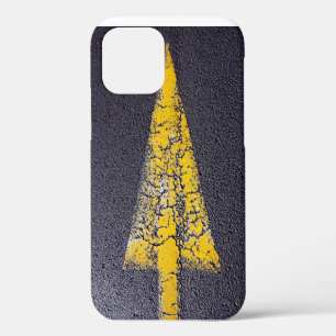 Gele pijl gekraakt op een weg Hoesje-Mate iPhone c Case-Mate iPhone Case