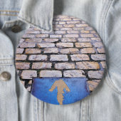 Gele pijl ronde button 6,0 cm (In situ)