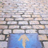 Gele pijl sticker (Voorkant)