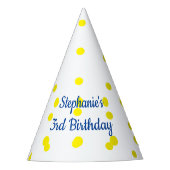 Gele poka Dots Pattern Monogrammen 3rd Birthday Feesthoedjes (Voorkant)