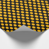 Gele pokadot over zwarte achtergrond cadeaupapier (Hoek)