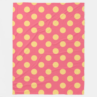 Gele polka-punten op koraal fleece deken