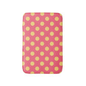 Gele polka stippen op koraal badmat (Voorkant Verticaal)