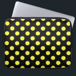 Gele polka-stippen op zwarte achtergrond laptop sleeve<br><div class="desc">Gele polka-stippen op zwarte achtergrond</div>