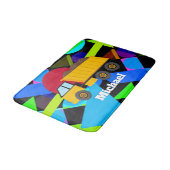 Gele pomp, kleurrijke geometrische vormen, naam badmat (Gekanteld)