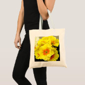 Gele primula in lente floraal tote bag (Voorkant (product))