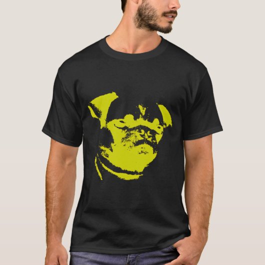 Gele Pug Rood Achtergrond T-shirt (Voorkant)