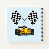 Gele rasauto met gecheckte vlag notitieboek (Achterkant)