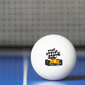 Gele rasauto met gecheckte vlag pingpongbal (Net)