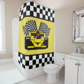 Gele rasauto: Vlag bij de controleur Douchegordijn (In situ)