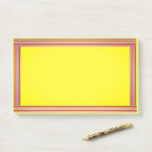 Gele regenbooggrens met opmerkingen post-it® notes (Op bureau)