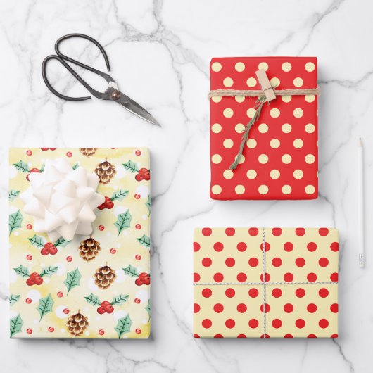 Gele rode bruine kerst Holly Pine Cones Stippen Inpakpapier Vel (Voorkant)