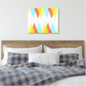 Gele, rode en kadetblauwe driehoeken canvas afdruk (Insitu (Slaapkamer))