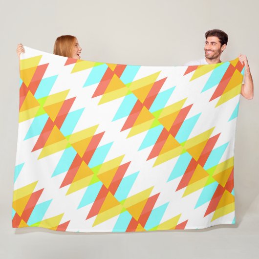 Gele, rode en kadetblauwe driehoeken fleece deken (In situ)