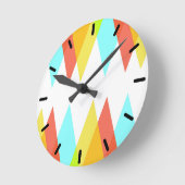 Gele, rode en kadetblauwe driehoeken ronde klok (Hoek)