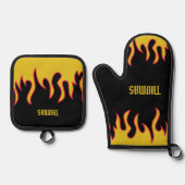 Gele, rode en zwarte lammeren, speciaal gepersonal ovenwant & pannenlap set (Voorkant)