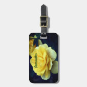 Gele roos bloem in volle bloei gepersonaliseerd bagagelabel (Voorkant verticaal)
