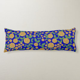 Gele roos bloemen op blauw lichaamskussen