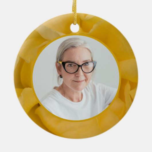 Gele Rose Bloemen Petals Memorial Keepsake Keramisch Ornament (Achterkant)