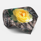 Gele Rose Stropdas (Opgerold)
