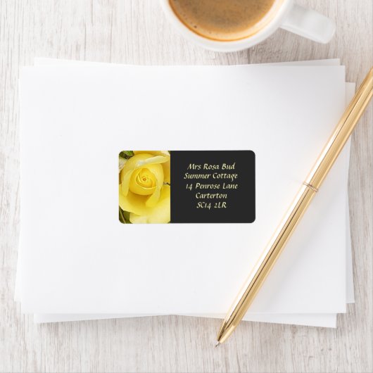 Gele Rosebud retour adres label (Insitu)