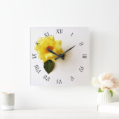 Gele roze op White Black Script Roman wc Vierkante Klok (Huis)