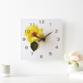 Gele roze op witte zwarte cijfers wc vierkante klok (Huis)